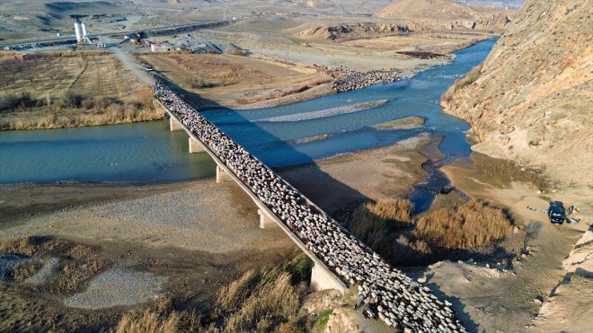 ve yaylalarından göçerler, dönüyor zorlu Kars, yolculukla Ardahan Ağrı