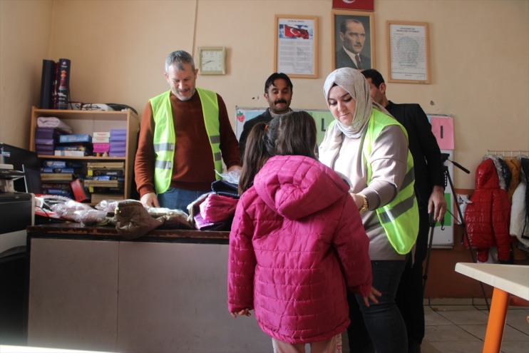 etti hediye öğrenciye Ağrı