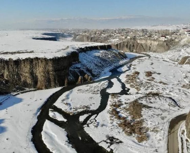 Murat nehri buz tuttu1