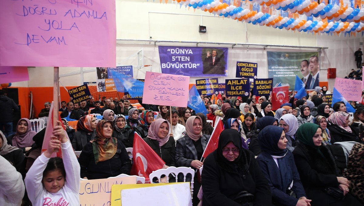 AK Parti Genel Başkan Yardımcısı Uygur, AK Parti Bitlis İl Kongresi'nde konuştu: