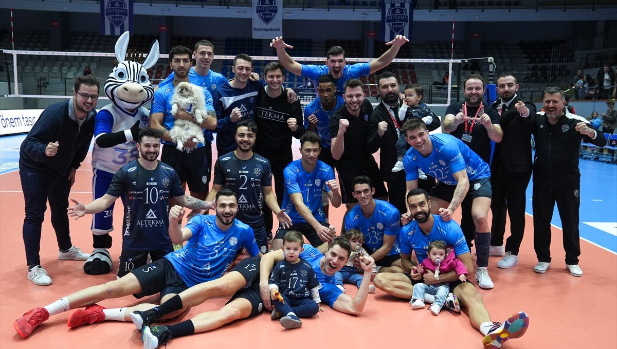 Voleybol: SMS Grup Efeler Ligi