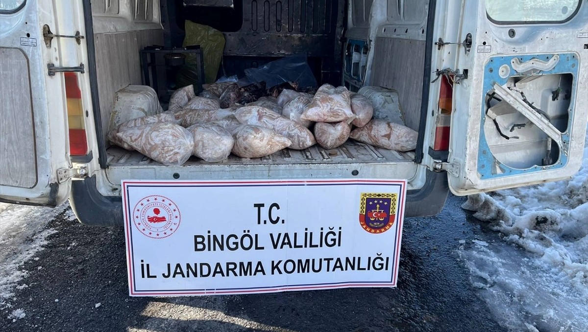 Bingöl'de gıda ve hijyen kurallarına aykırı taşınan sakatat ele geçirildi