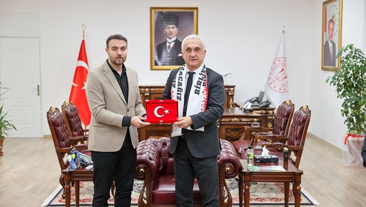 Bulanık Kopspor Başkanı Yasin Temel, Vali Çakır'ı ziyaret etti