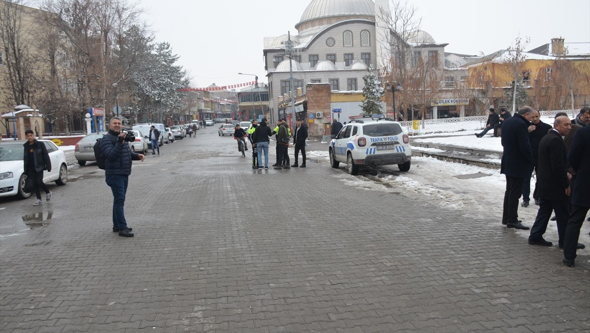 Bulanık'ta uzun süredir kapalı olan cadde trafiğe açıldı