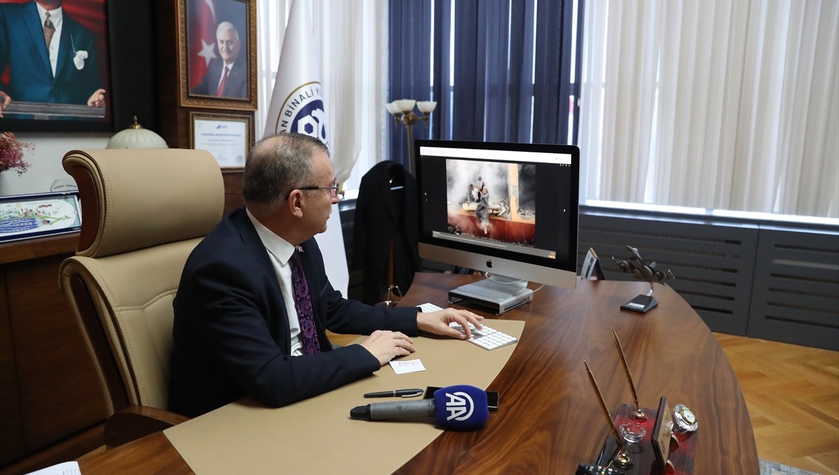 EBYÜ Rektörü Prof. Dr. Levent, AA'nın "Yılın Kareleri" oylamasına katıldı