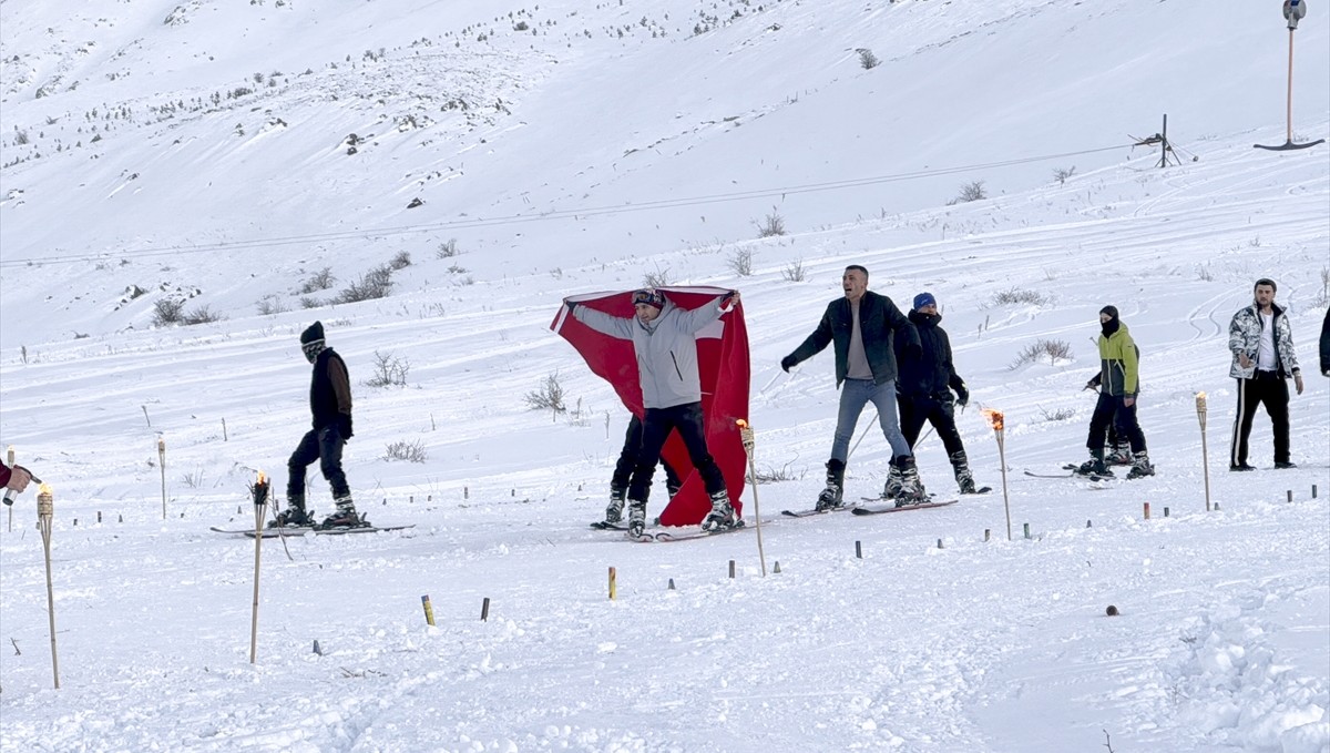 Elazığ'da Hazarbaba Kayak Merkezi'nde sezon açıldı