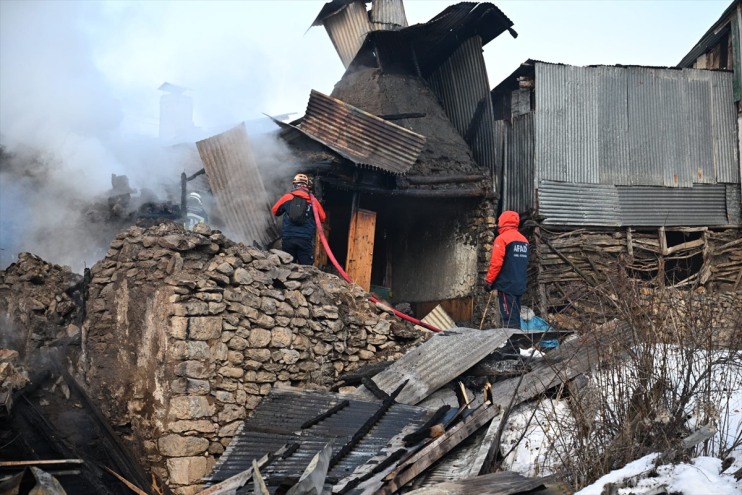 ev çıkan yangında Erzurum