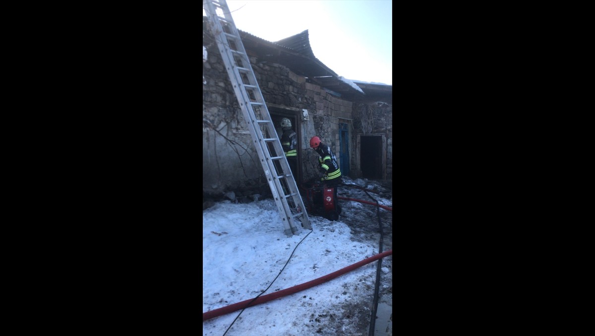 Erzurum'da evde çıkan yangında 1 kişi yaşamını yitirdi