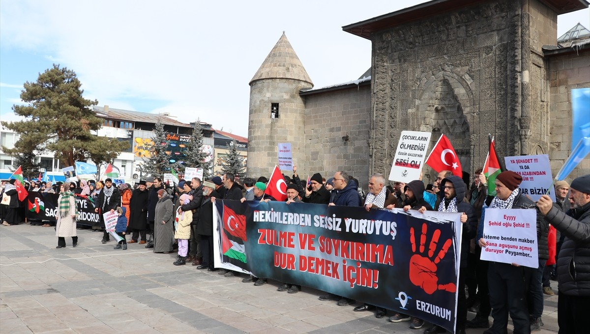 Erzurum'da sağlık çalışanları dondurucu soğuğa rağmen Gazze için yürümeyi sürdürdü