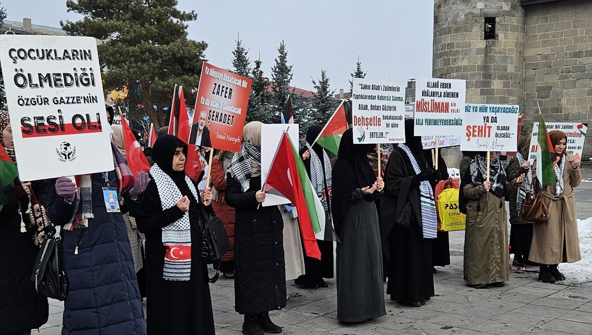 Erzurum'da sağlık çalışanları Gazze için "sessiz yürüyüş" yaptı