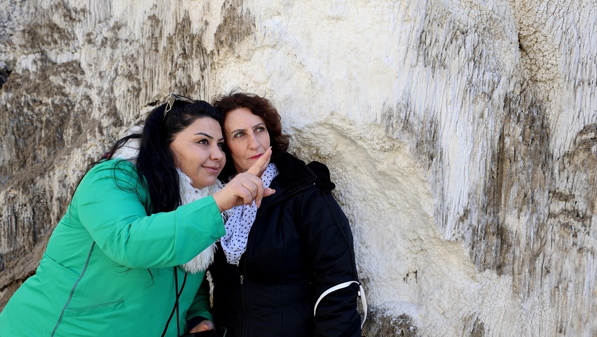 Iğdır'daki Tuz Terapi Merkezi kış aylarında da turistleri ağırlıyor