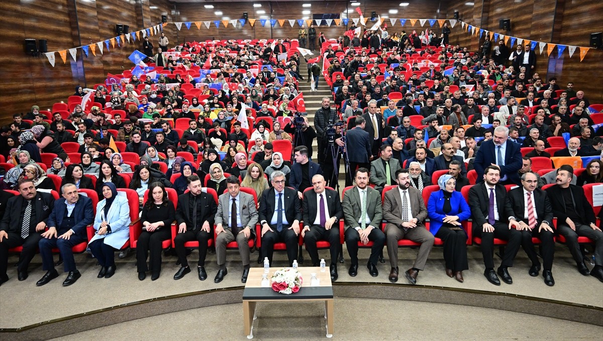 Sağlık Bakanı Memişoğlu, AK Parti Van İl Gençlik Kolları 7. Olağan Kongresi'nde konuştu: