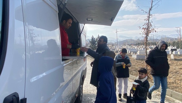 ziyareti Kızılay etti Türk mezarlık Doğubayazıt