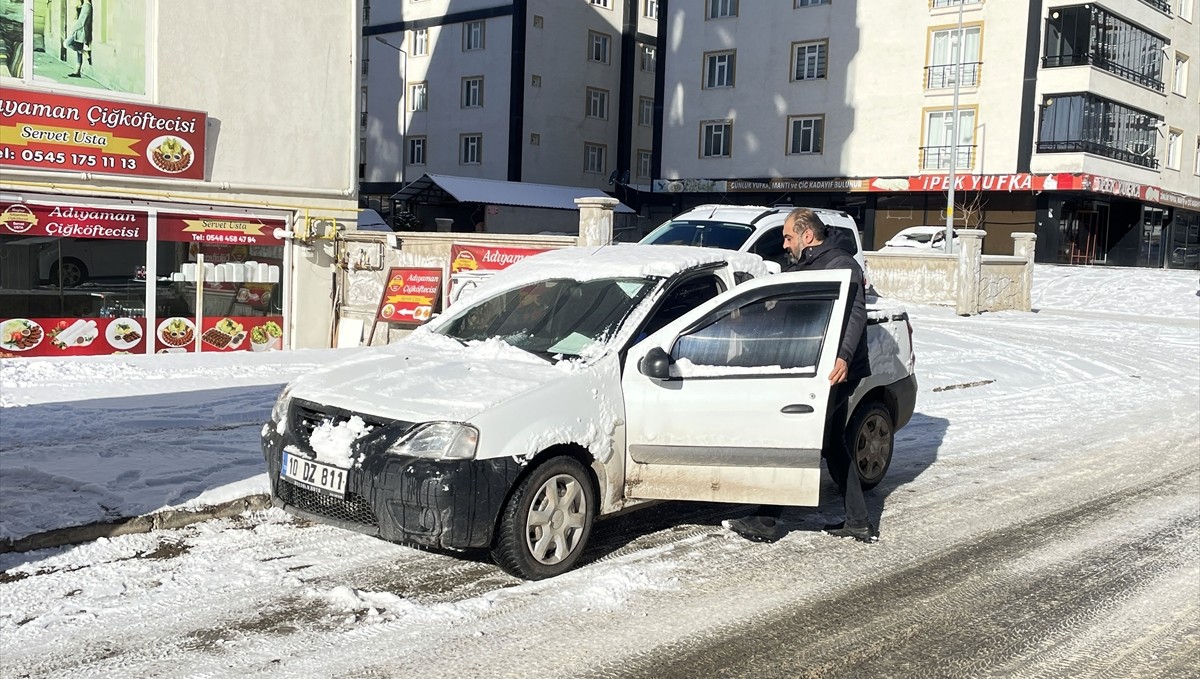 Van, Bitlis ve Muş'ta 293 yerleşim birimine ulaşım sağlanamıyor