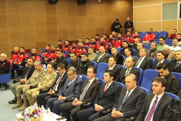 Sertifika düzenlendi Dağıtım AFAD Gönüllüleri Töreni Bitlis