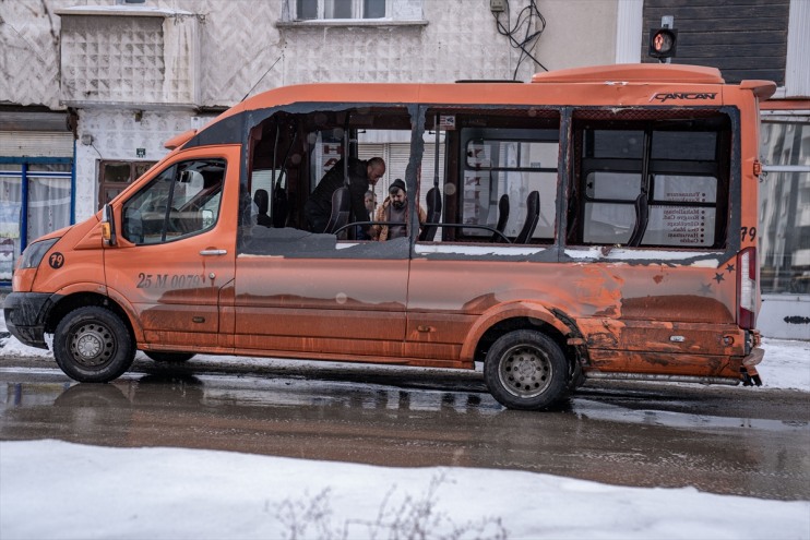 Erzurum'da halk otobüsü yolcu minibüsüne çarptı, 4 kişi yaralandı