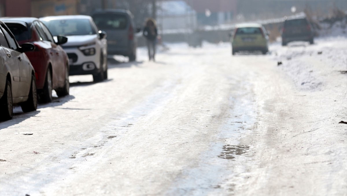 Kars, Ağrı ile Ardahan'da dondurucu soğuk hava etkili oluyor