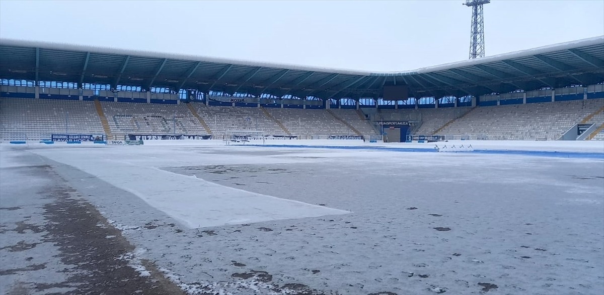 Kazım Karabekir Stadı yarınki Erzurumspor FK-Iğdır FK maçına hazır hale getiriliyor