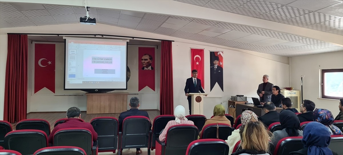 Keban'da "Etik Eğitimi Semineri" verildi