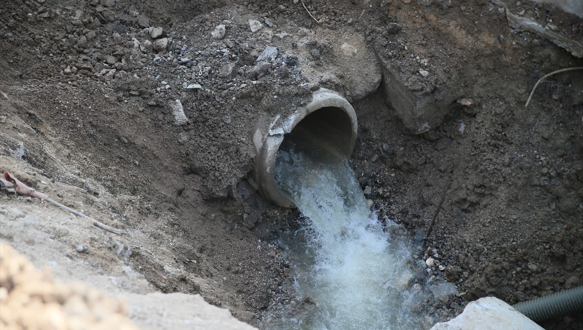 Malatya'da inşaat temellerinde çıkan yer altı suyu sulamada kullanılacak