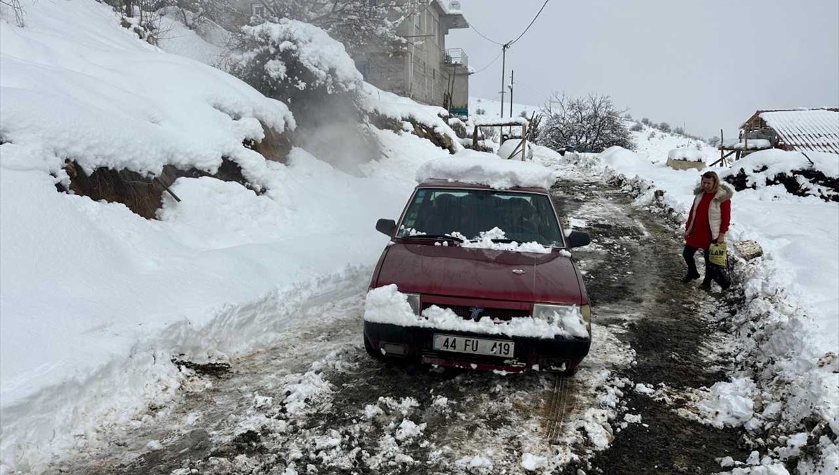 Malatya'da kar nedeniyle mahsur kalan hamile kadın hastaneye yetiştirildi