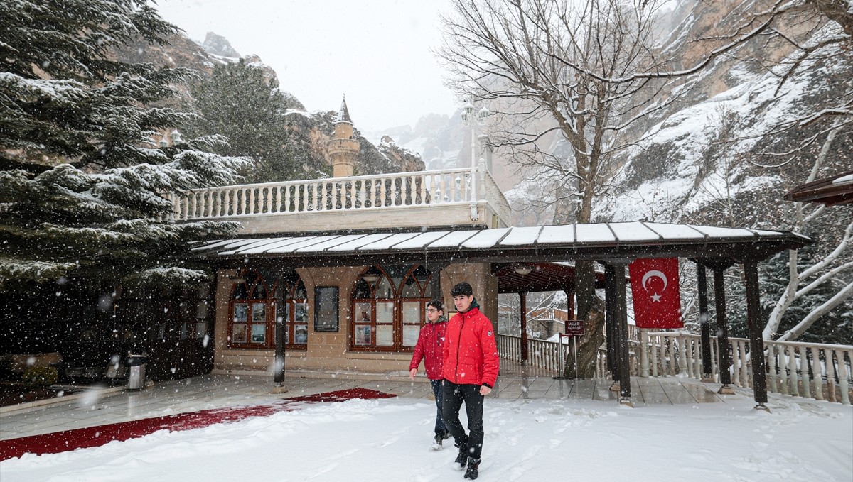 Malatya'da kar yağışı etkili oluyor