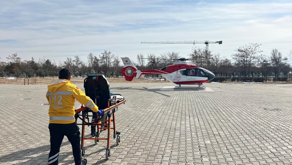 Van'da ambulans helikopter hamile kadın için havalandı