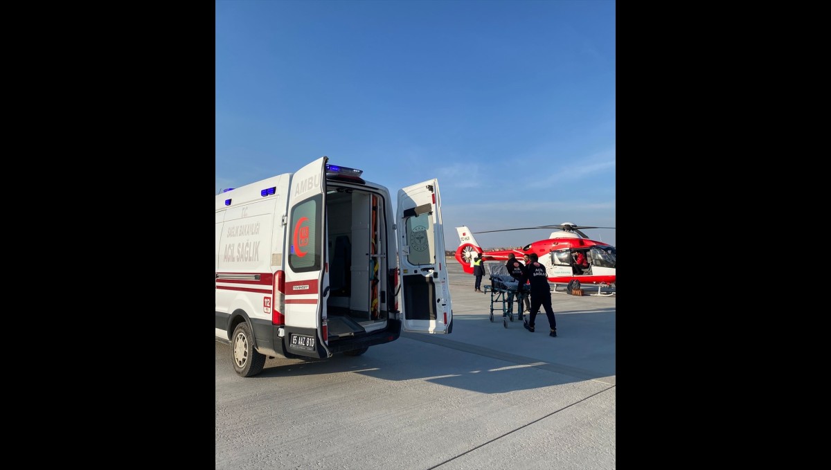 Van'da hamile kadın ambulans helikopterle hastaneye ulaştırıldı