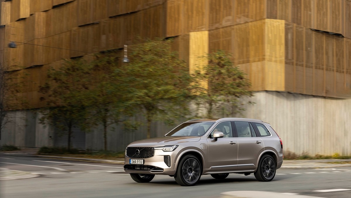 Yenilenen Volvo XC90 Türkiye'de tanıtıldı