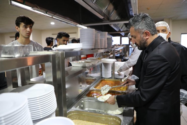 AK Parti Ağrı İl Başkanı İlhami Yıldız, öğrencilerle iftar sofrasında buluştu1