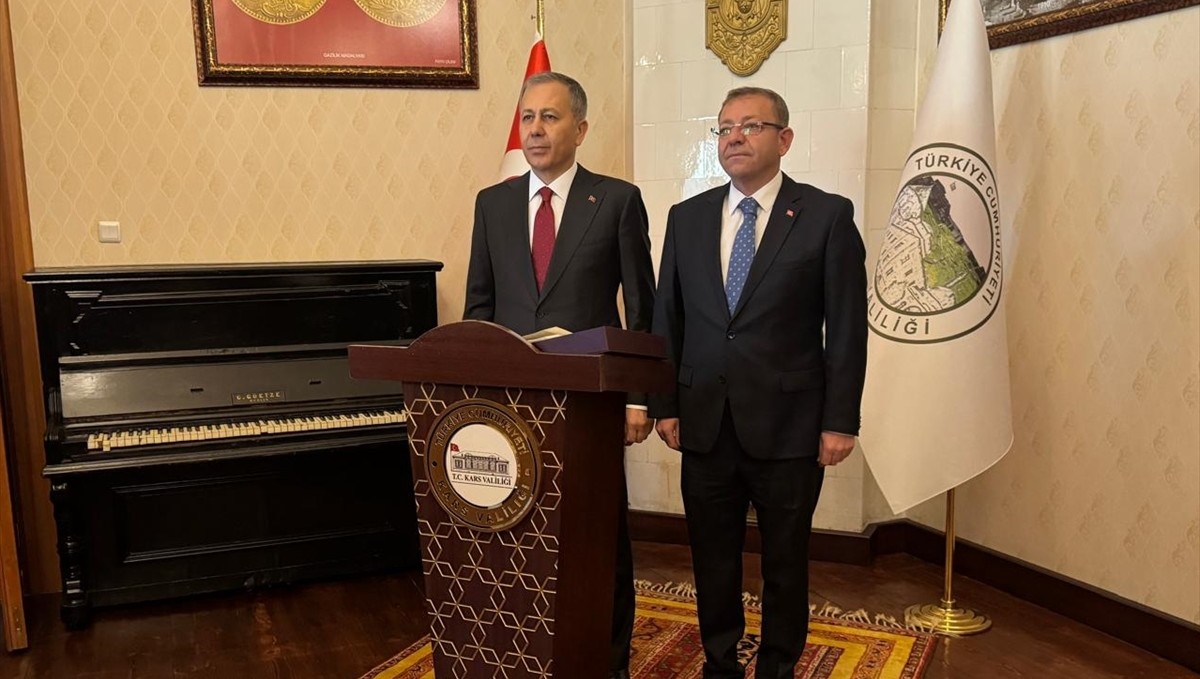 İçişleri Bakanı Yerlikaya, Kars'ta ziyaretlerde bulundu