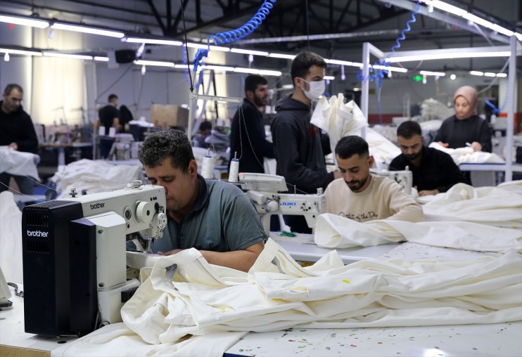 kişiye ettiği memleketine göç Terör 190 fabrika kurarak sonra sağladı yıllar nedeniyle istihdam 9