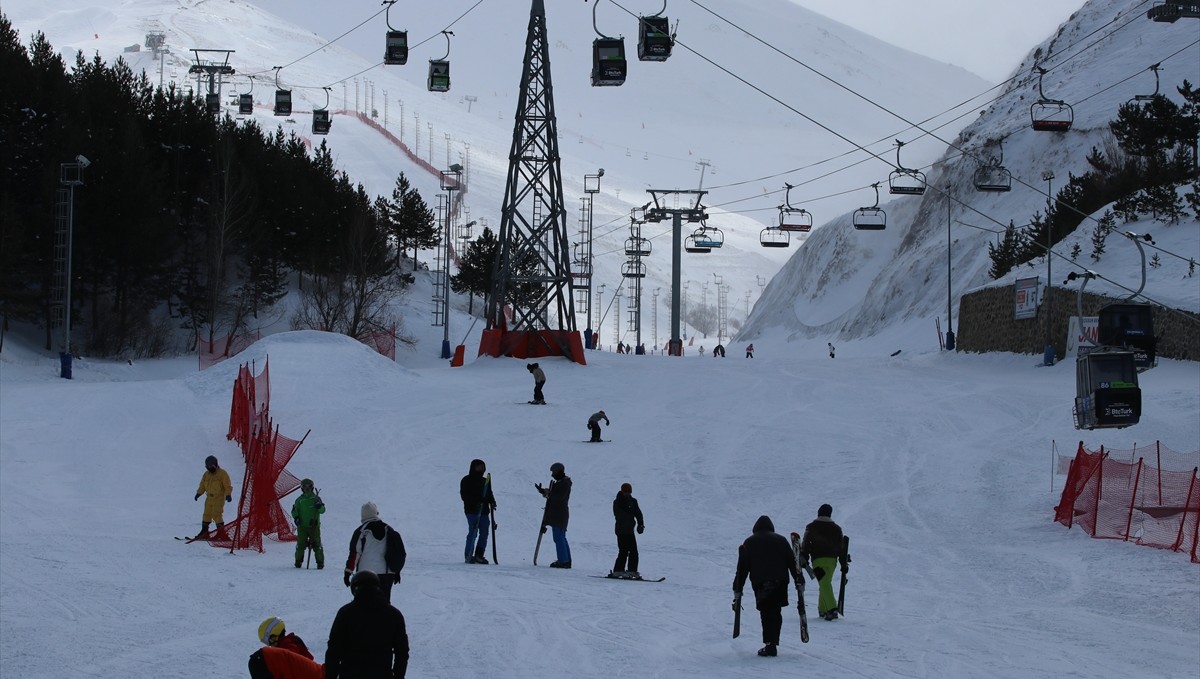 Turizmciler, Erzurum'a uçak seferlerinin artırılmasını istiyor