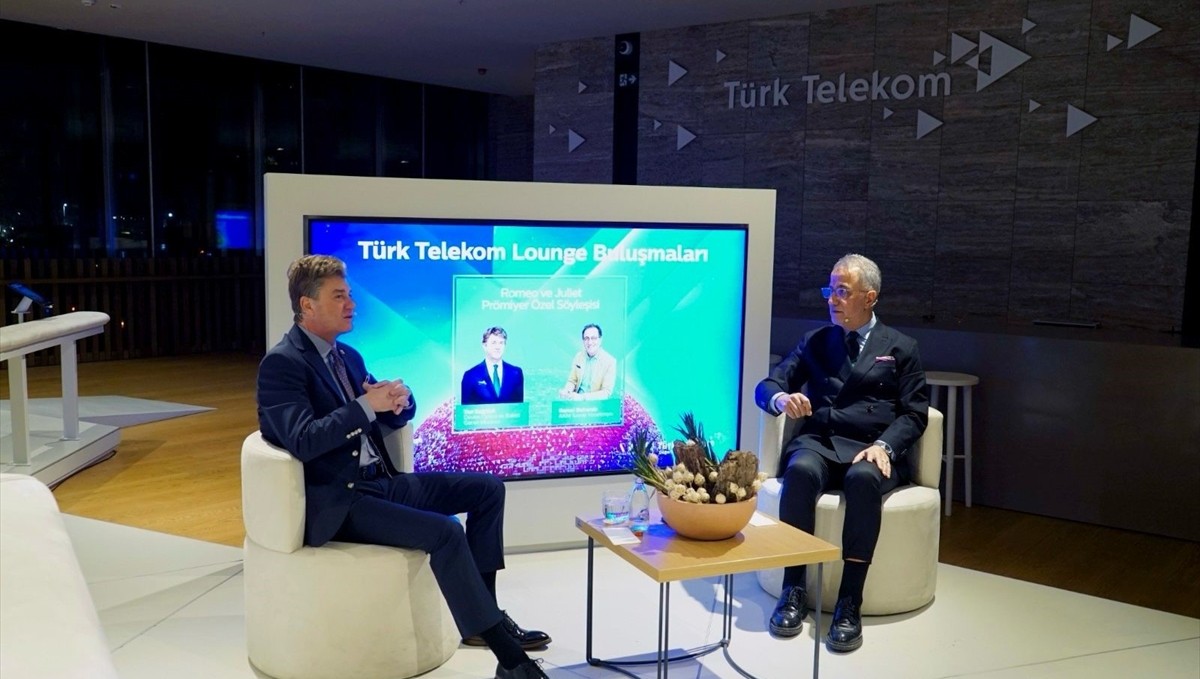 Türk Telekom Lounge Buluşmaları'nın konuğu Tan Sağtürk oldu